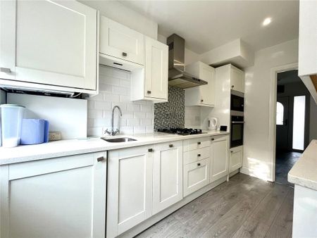 3 bedroom semi-detached house to rent - Photo 3