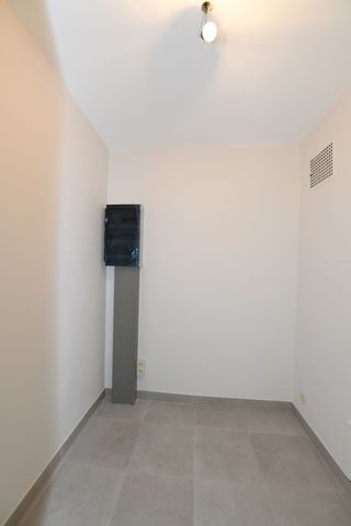 Gerenoveerd appartement met 2 slpk en frontaal zeezicht - Photo 5