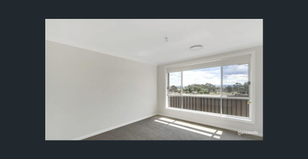 Ideal Family Home! - Photo 2