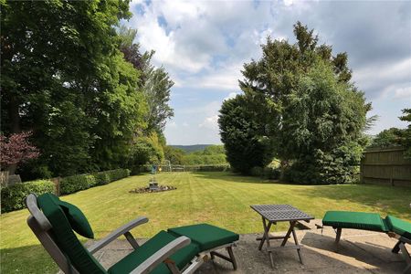 A substantial family home set in popular Southborough village and enjoying superb far reaching views. - Photo 4