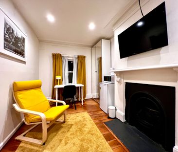 Redfern - Photo 1