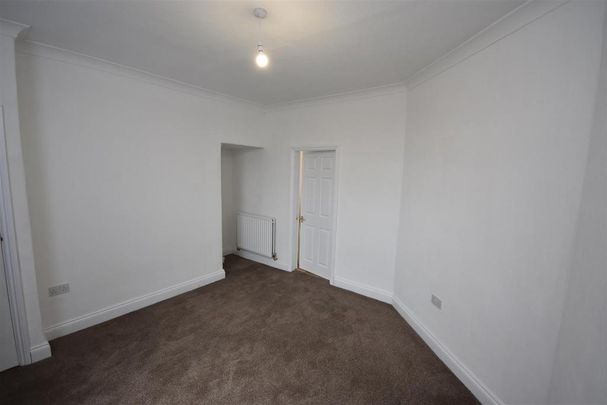 2 bedroom property to rent - Photo 1