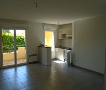 Location Appartement 2 pièces 45m² LANNEMEZAN 65300 - Photo 2