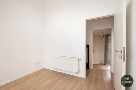 Lichtrijke gerenoveerde hoekwoning te Gent - Photo 3