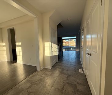 For Lease - 1 Larissa Park Drive, Quinte West, Ontario - Photo 4