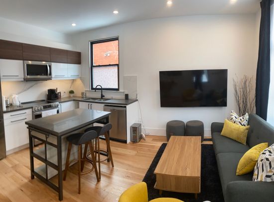 For Lease - 109 Charlton Avenue, Hamilton, Ontario - Photo 1