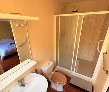 Location Appartement 4 pièces 132m² MARSEILLE 11ème - Photo 5