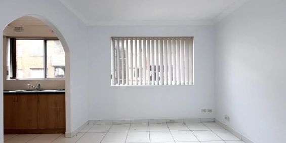FRESHLY PAINTED 2 BEDROOM! GREAT VALUE FOR MONEY, GOOD LOCATION! - Photo 3