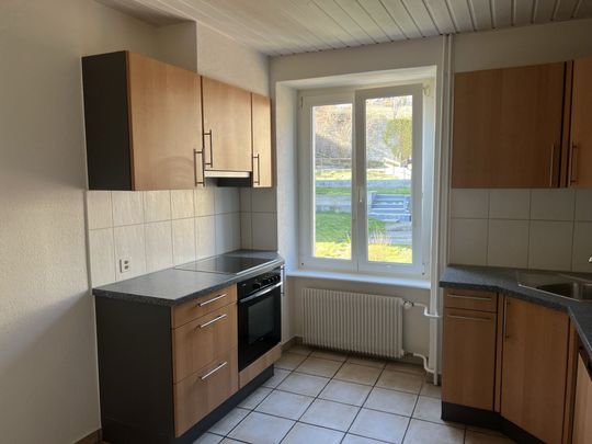 Tramelan, spacieux et lumineux appartement de 3.5 pièces avec balcon - Photo 1