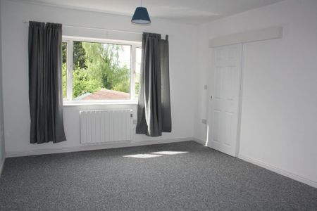 3 bedroom flat to rent - Photo 2