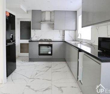 3 bedroom link detached house to rent - Photo 4