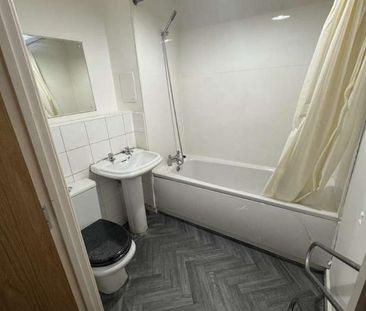 Monarch Way, Newbury Park, Ilford, IG2 - Photo 3