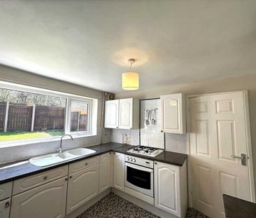 3 bedroom semi-detached house to rent - Photo 6