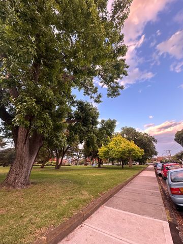 Elsternwick - Photo 5