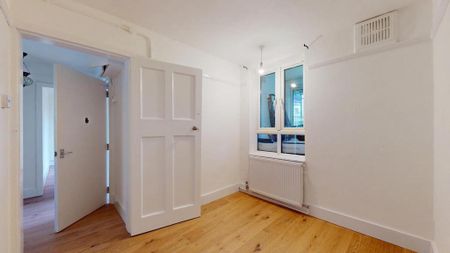 3 bedroom flat to rent - Photo 3