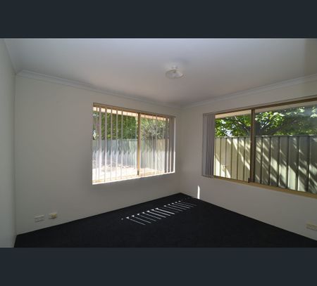 192 Brenchley Drive, Atwell, WA 6164 - Photo 2