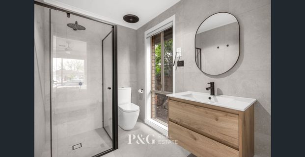 A Family Home With All the Extras — Get Ready to Fall in Love! 💛 - Photo 1