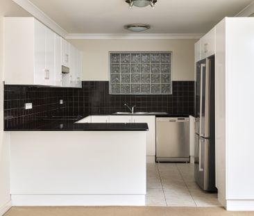 3/278 Darby Street, Cooks Hill NSW 2300 - Apartment For Rent | Domain - Photo 2