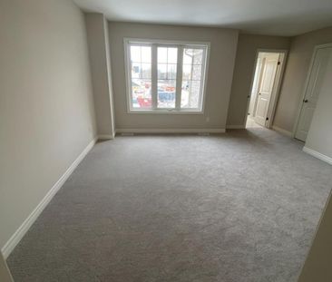 For Lease - 57 Sycamore Street, Welland, Ontario - Photo 6