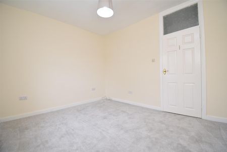 Leeds Road, Lofthouse, Wakefield - Photo 2