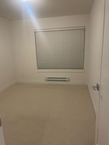 Spacious & Stylish Townhouse in South Surrey - Photo 5