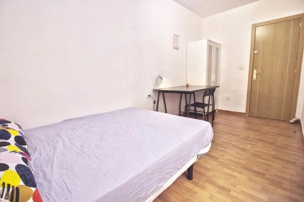 Carrer dAlbalat dels Tarongers, Valencia, Valencian Community 46021 - Photo 1