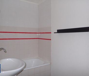 Location Appartement 2 pièces 47m² BARBERAZ 73000 - Photo 4