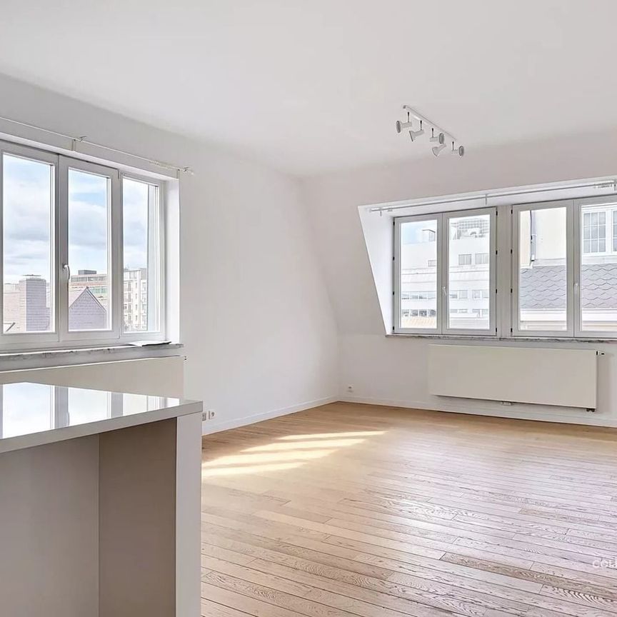 Appartement te huur in Elsene voor € 1.475 met 1 slaapkamer - Photo 1