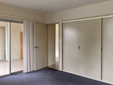 LARGE TWO BEDROOM APARTMENT! - Photo 3