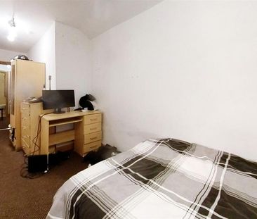 6 bedroom house to rent - Photo 2