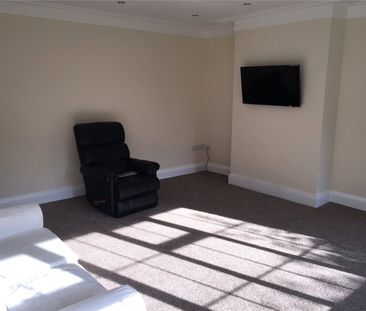 27 Wentworth Street, Huddersfield, HD1 - Photo 2