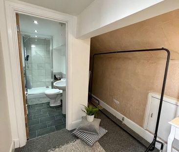 5 Bed Terraced House, Kearsley Road, S2 - Photo 4