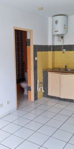 Location Appartement 1 pièce 20m² ST DENIS 97400 - Photo 4