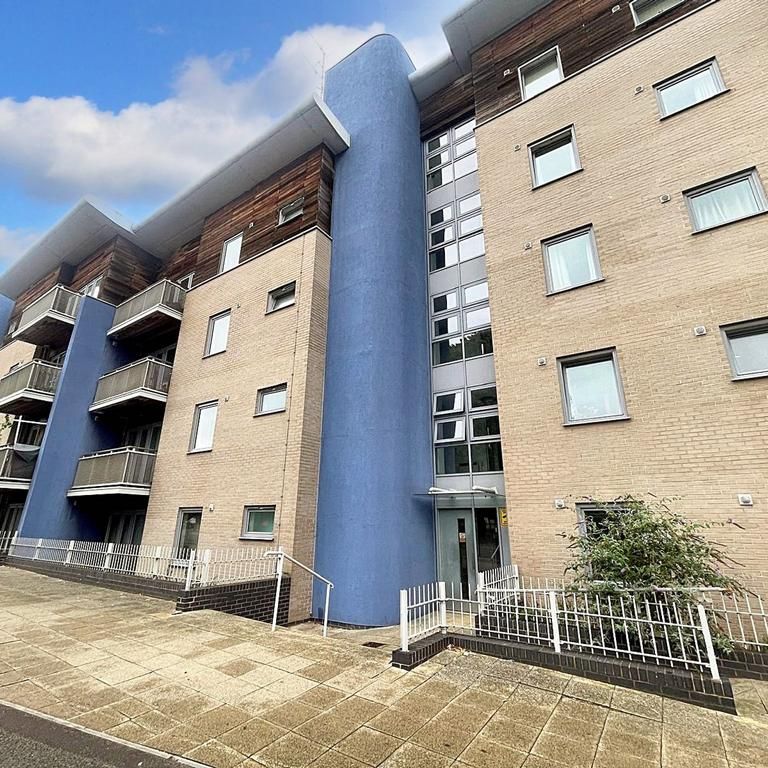 2 bedroom flat to rent - Photo 1
