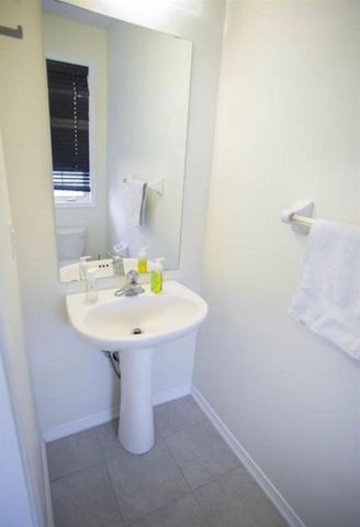 For Lease - 96 Warner Lane, Brantford, Ontario - Photo 4