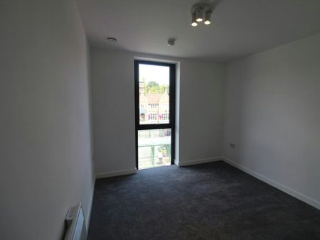 Flat to rent on - Photo 3