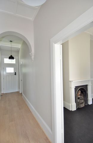 WELL LOCATED, STUNNINGLY RENOVATED - Photo 2