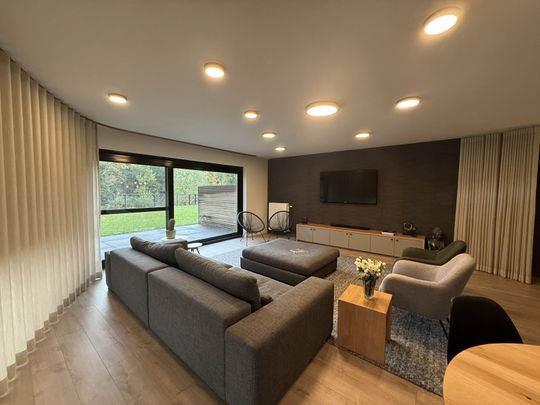 Stijlvol en gemeubileerd gelijkvloers appartement voor expats of bedrijven - Photo 1