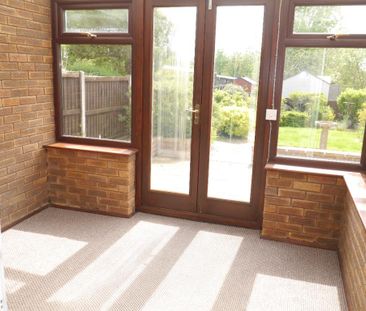 2 bedroom bungalow to rent - Photo 1