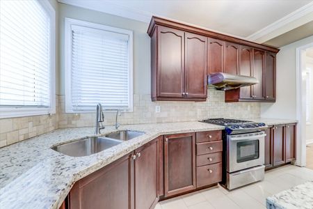 For Lease - 86 Grosbeak Crescent, Toronto, Ontario - Photo 5