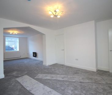 3 bedroom terraced house to rent - Photo 3