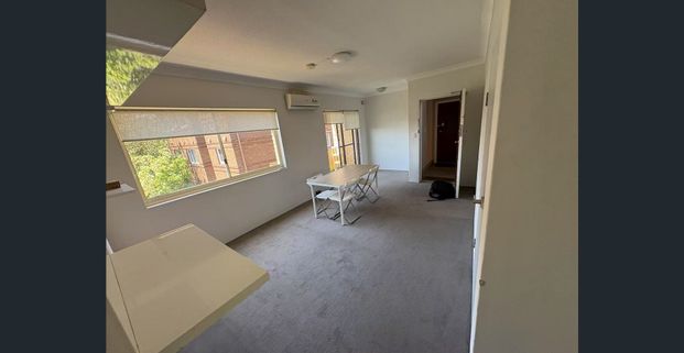 ✨ Spacious 2-Bedroom Unit | Fully Furnished | Bright Aspect | Walk to UNSW - Photo 1
