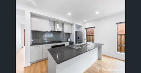 Family-Friendly 4-Bedroom Gem! - Photo 2