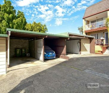 Spacious 2 Bedroom Townhouse with Balcony, Courtyard & Air Conditio... - Photo 4