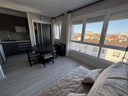 Location Appartement 1 pièce 24m² ST JEAN DE LUZ 64500 - Photo 3