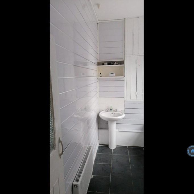3 bedroom flat to rent - Photo 1