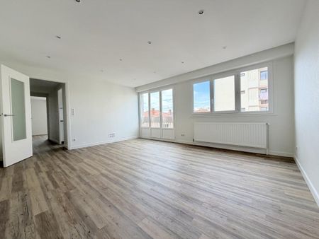 Location Appartement 3 pièces 68m² ROANNE 42300 - Photo 2