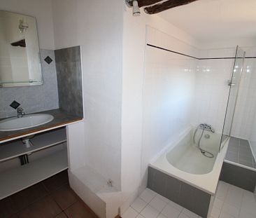 HYERES - BAS DU CENTRE ANCIEN - T2 de 47.08 m² / DERNIER ETAGE - Photo 1