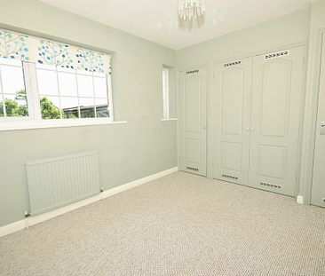 3 bedroom end of terrace house to rent - Photo 1