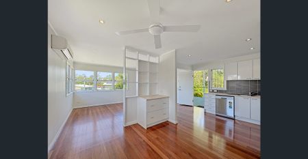 Beautifully Renovated 3-Bedroom High-Set Home in a Quiet Geebung Location - Photo 2